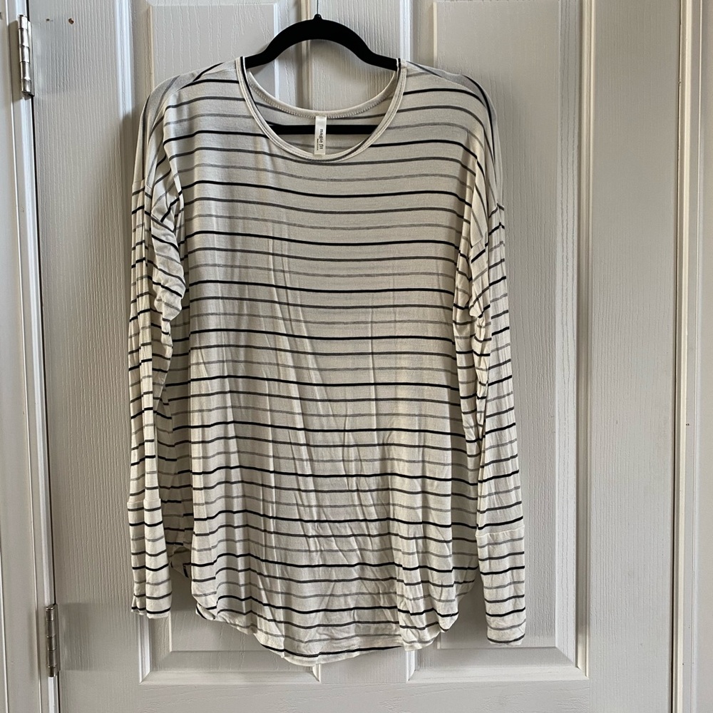 EUC Mindy Mae’s Market L/S top